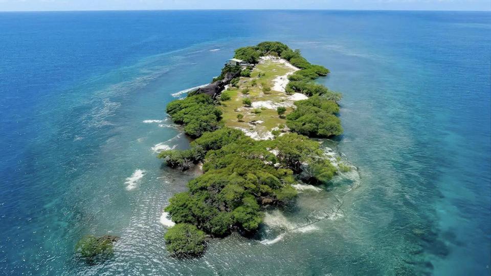 Bodden Caye – Private island in Belize, Central America